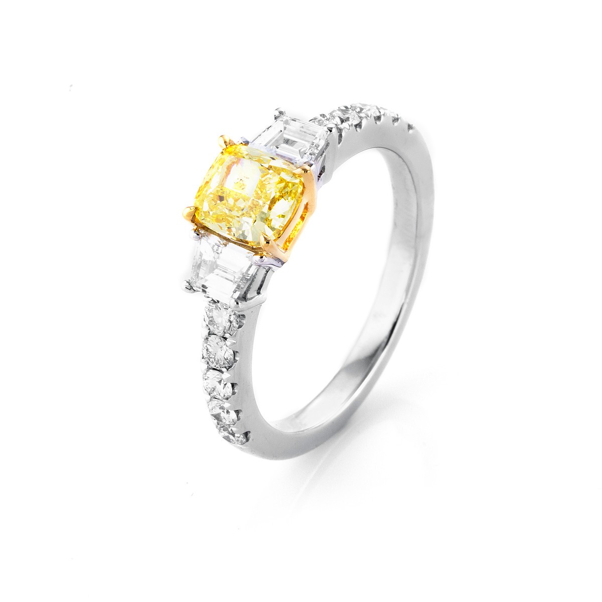 ring 18 kt WG+YG, GIA6187904657